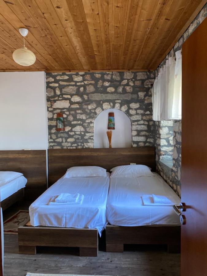Aria Baci Guest House Berat Exterior photo